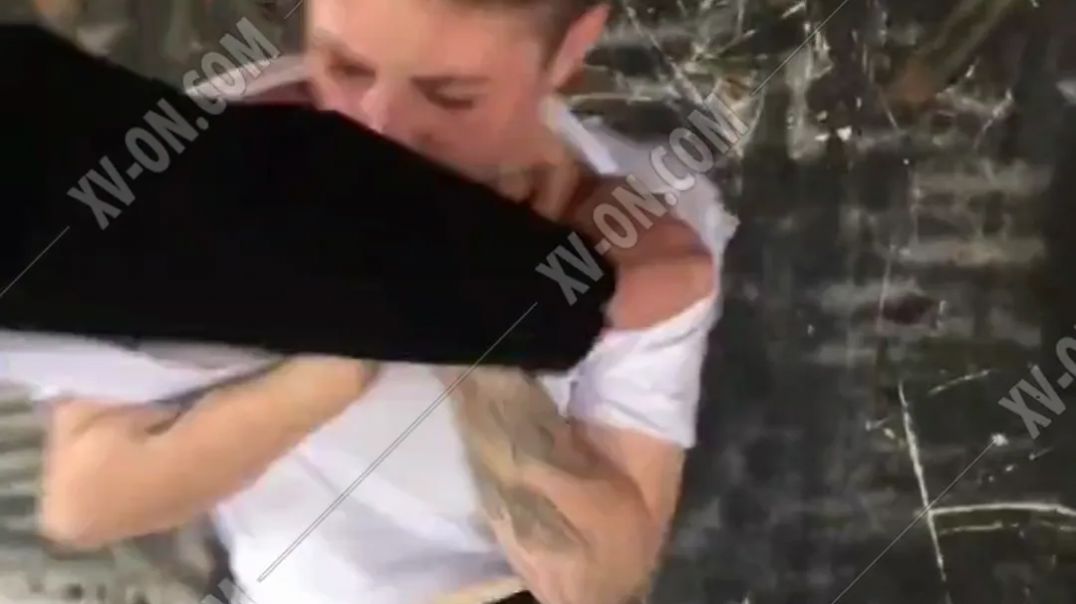 Закладчица пацанка получила лещей по огромным сиськам ⁣⭐ трахнули закладчицу порно ⁣⭐adultqq.com